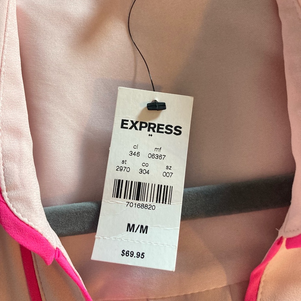 SOLD 🩷NWT Express M Dress
Button down Sleeveless
Sexy Hot Pink Barbiecore - Picture 9 of 9
